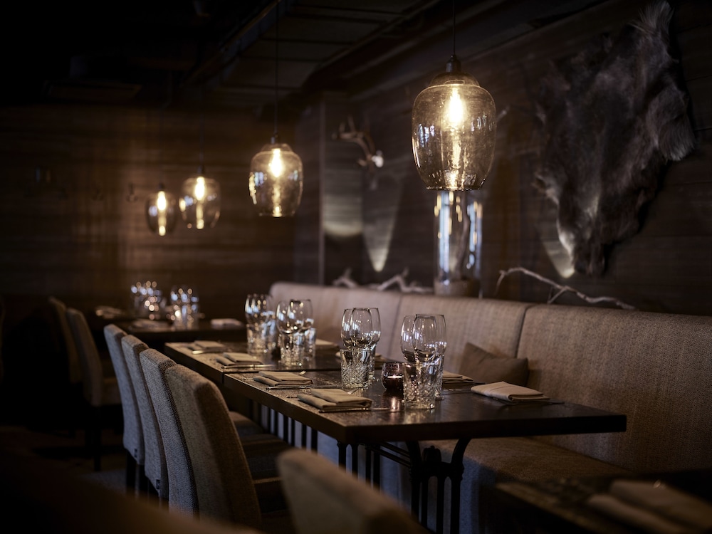 restaurant cafeteria