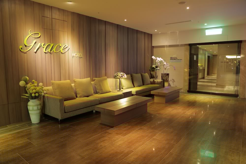 GRACE HOTEL 21/27