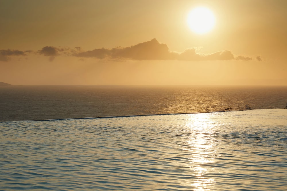 Epic Blue Suites & Villas 35/45