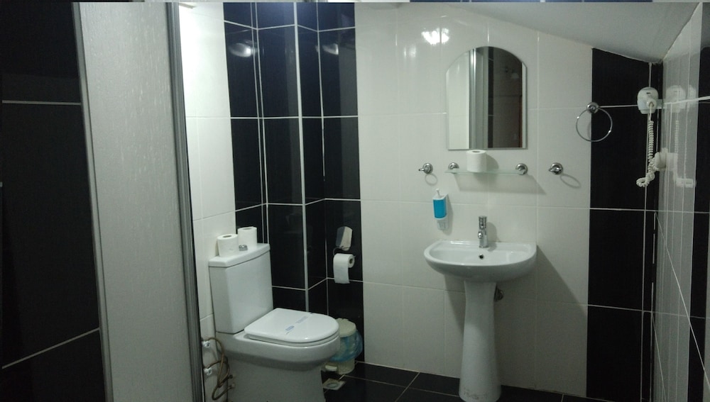 Grand Ece Otel 13/34