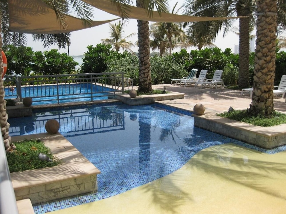 Royal Club Palm Jumeirah by Royal Vacation Homes Rental in DUBAI