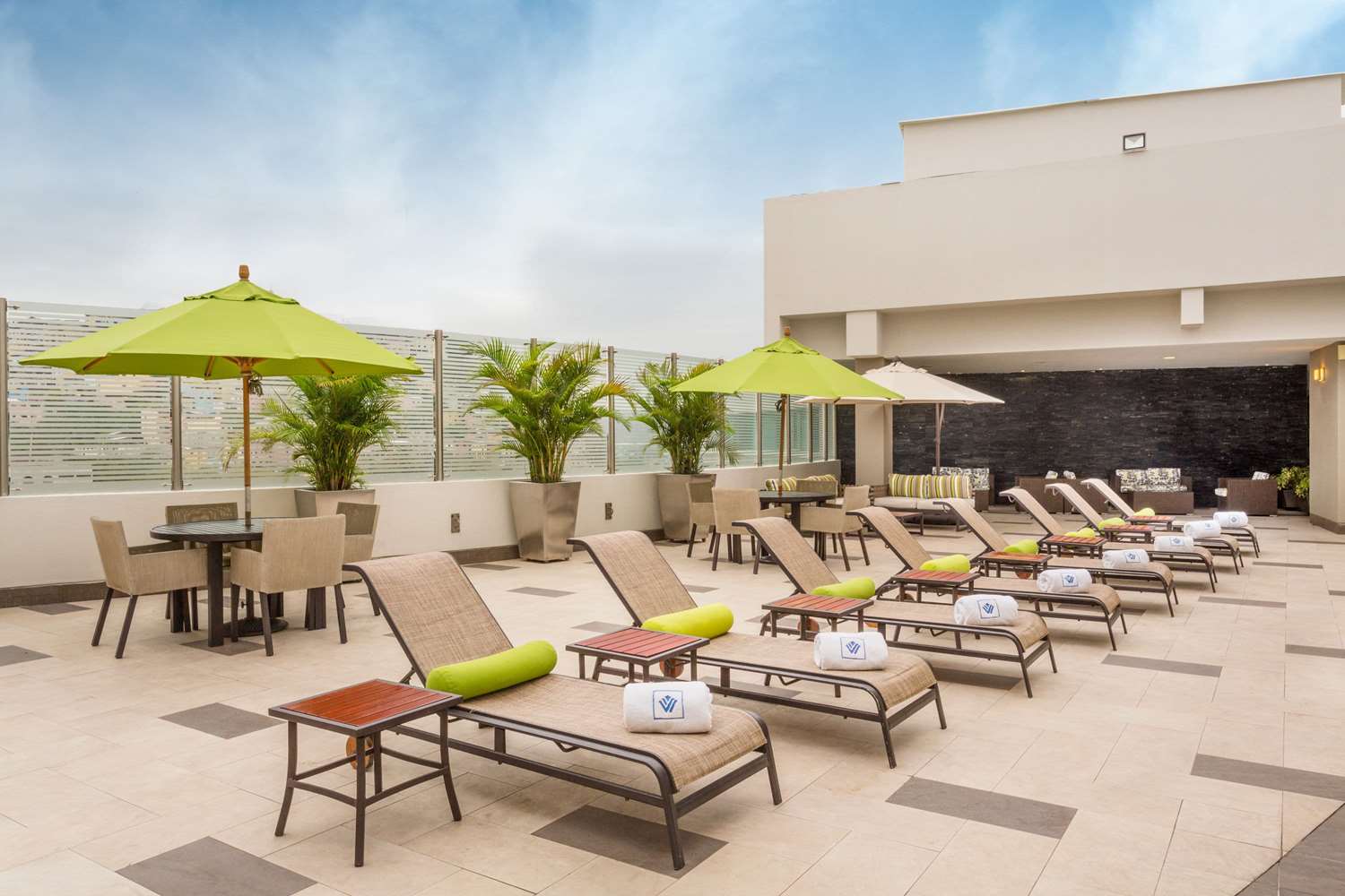Wyndham Guayaquil Puerto Santa Ana 56/63