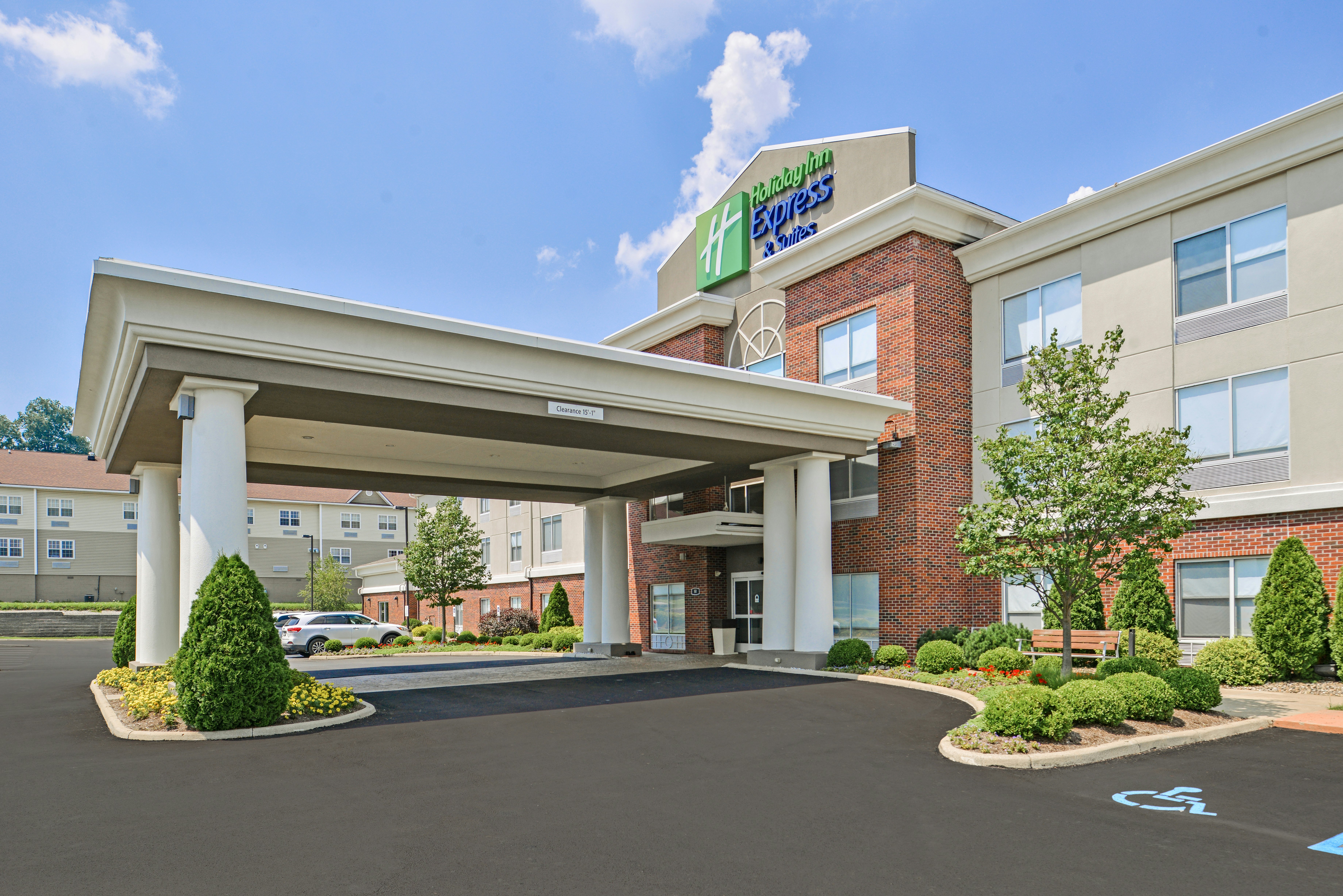 Holiday Inn Express Hotel And Suites Parkersburg Mineral Wells 41/42