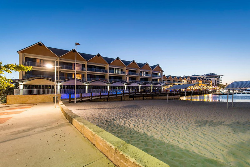 Dolphin Quay Apartments 65/71