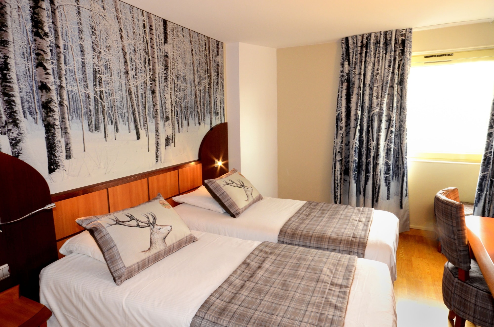 SUPERIOR, DOUBLE OR TWIN BED