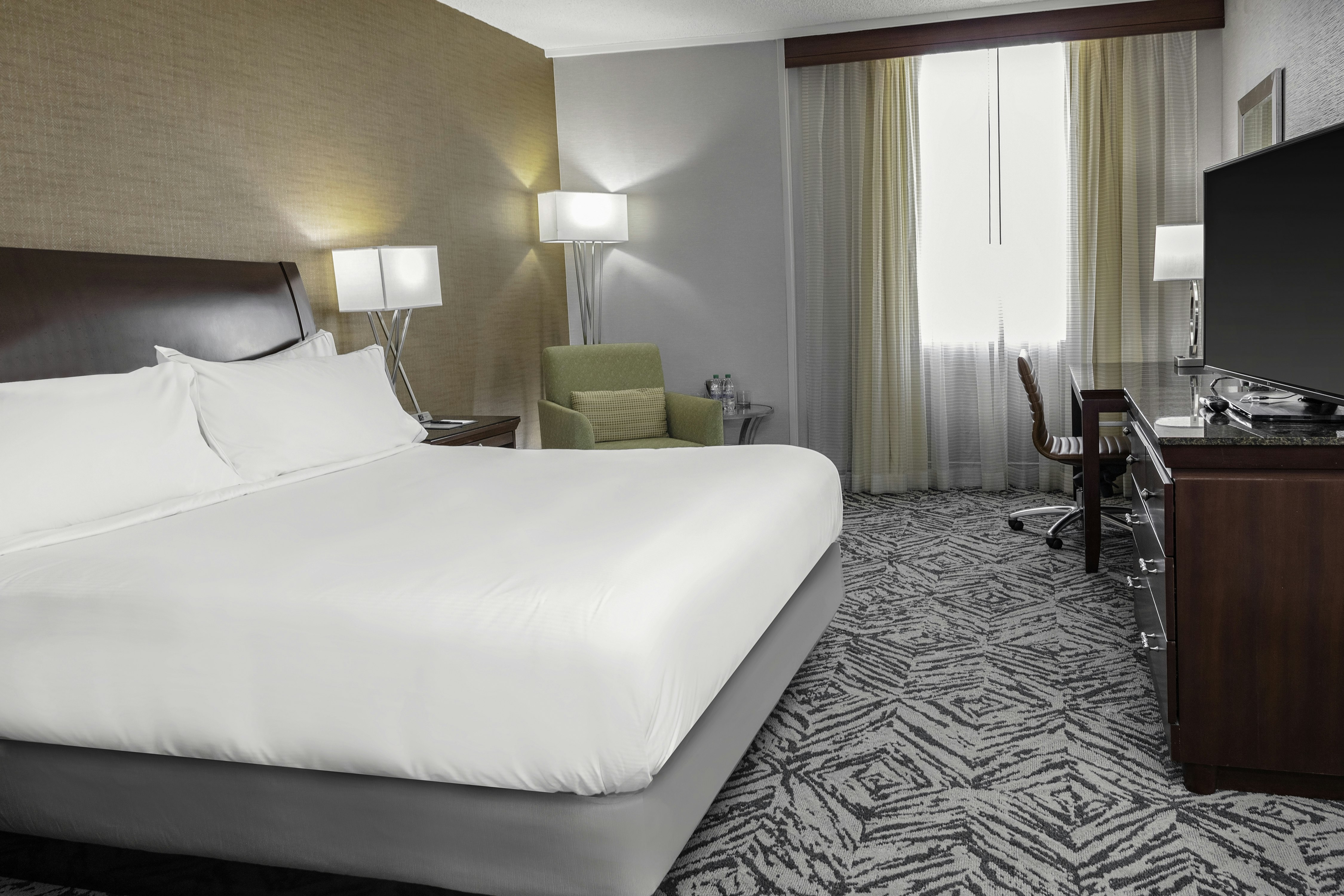 ROOM, KING BED, ACCESSIBLE