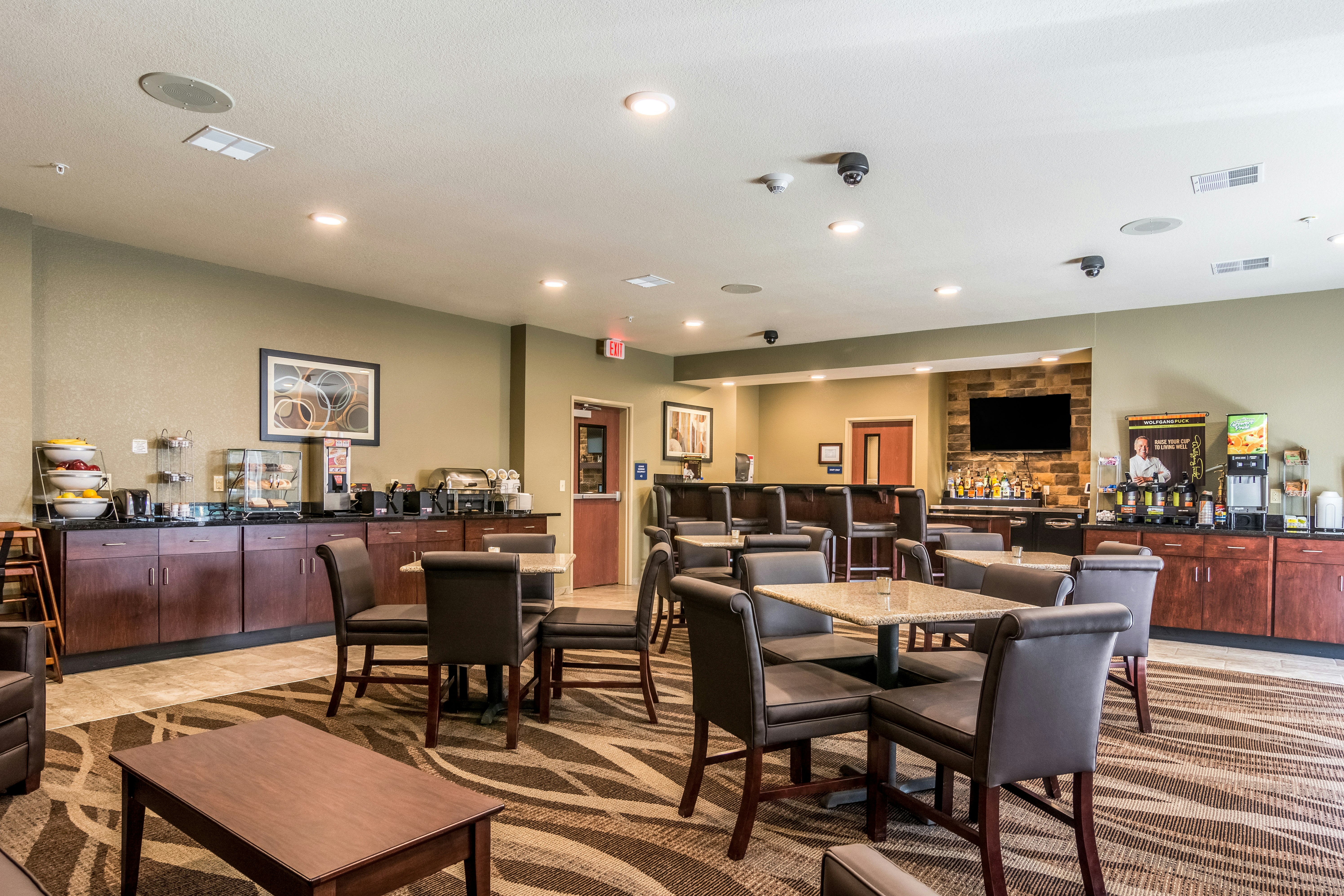 Cobblestone Hotel & Suites - Greenville 13/21