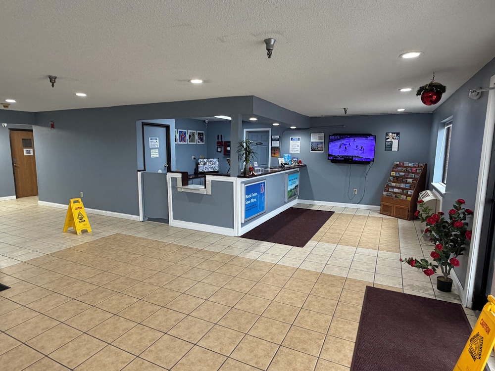 Motel6 Morehead, KY 12/67