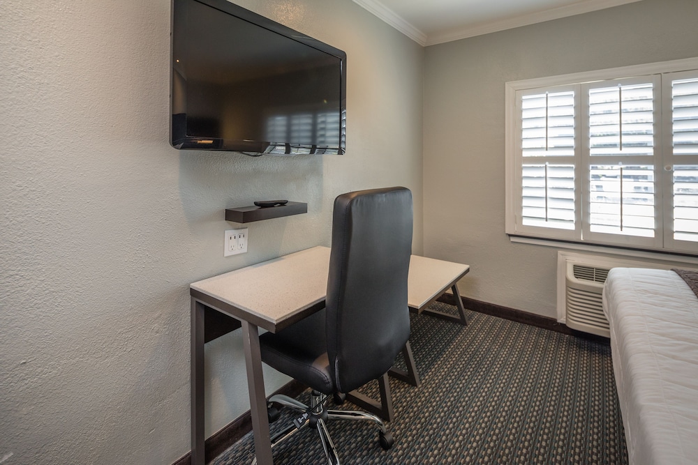 Bayhill Inn San Bruno 27/36