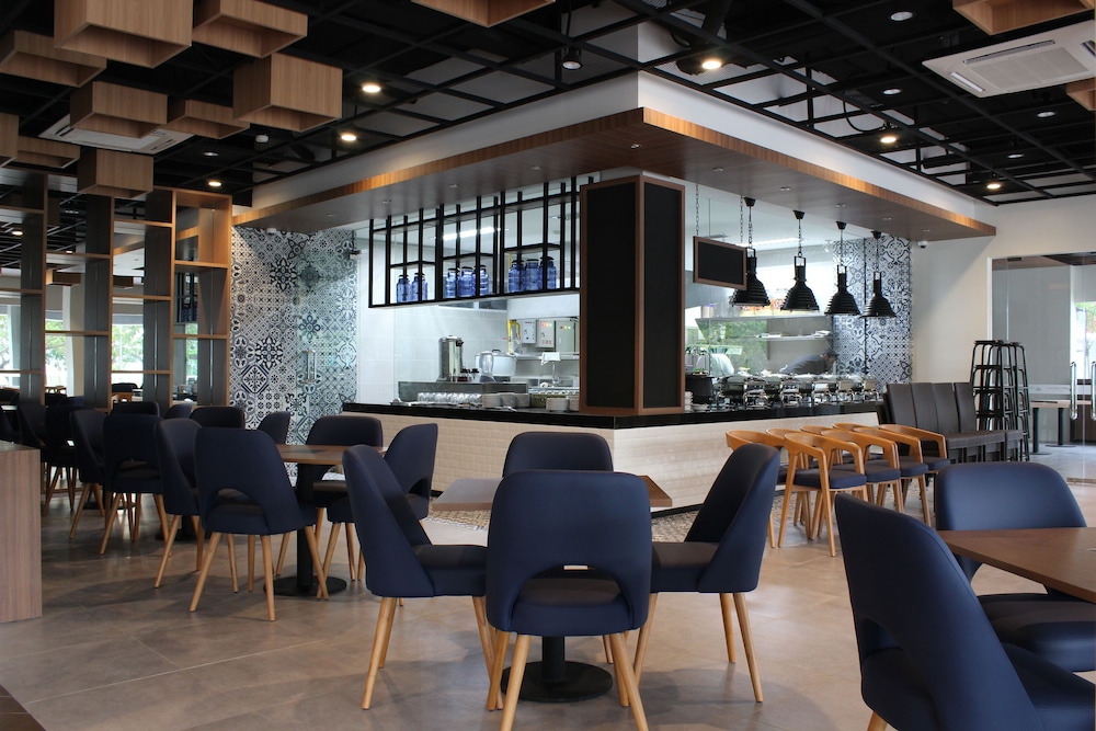 Opi Indah Hotel 32/52