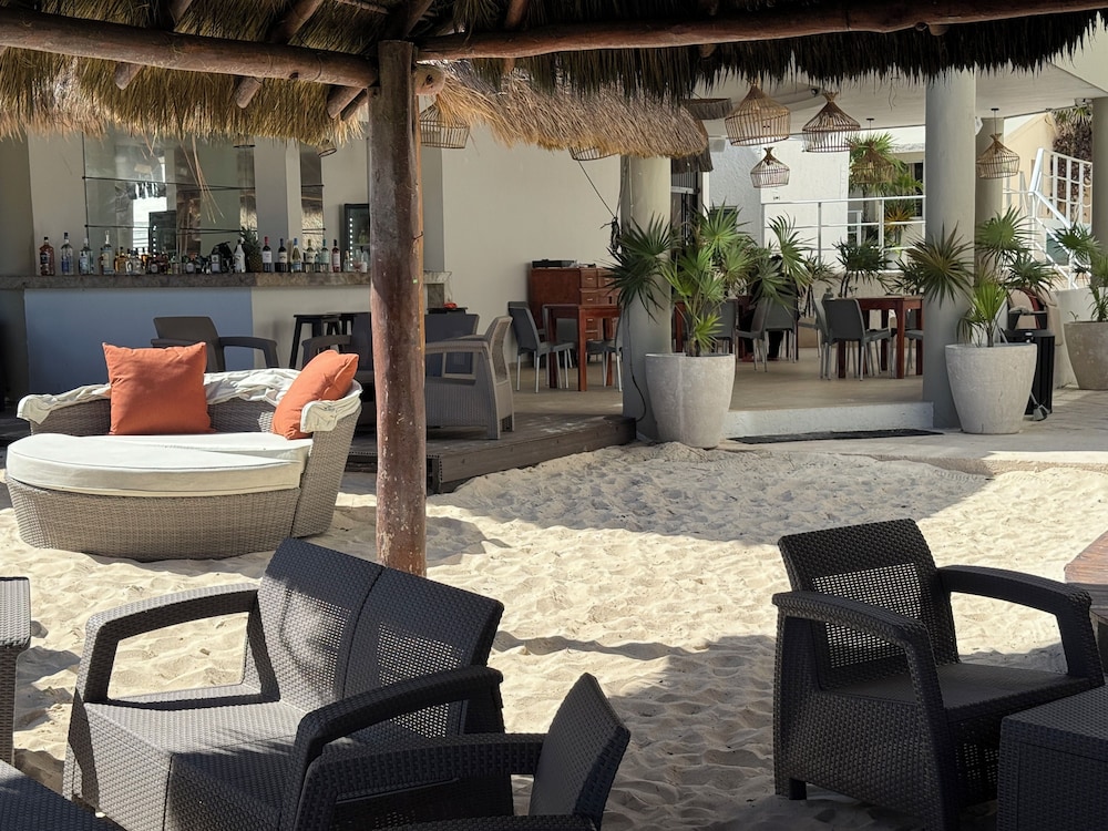 Luciana Hotel & Beach Club by Kavia 59/76