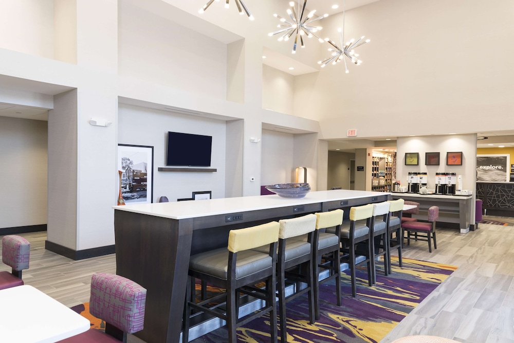 Hampton Inn Suites West Lafayette In 8/39