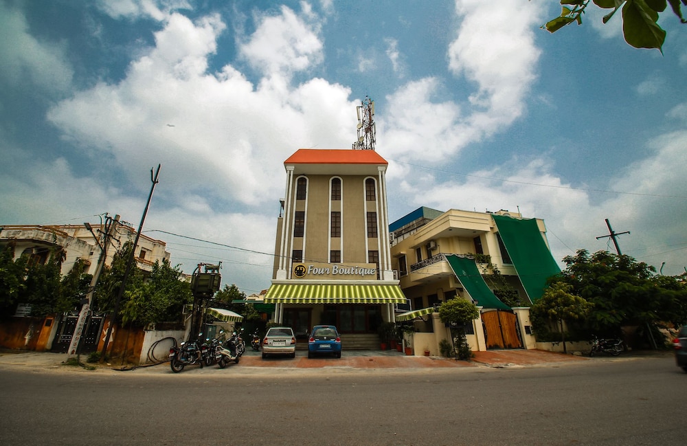 Hotel Four Boutique 28/32