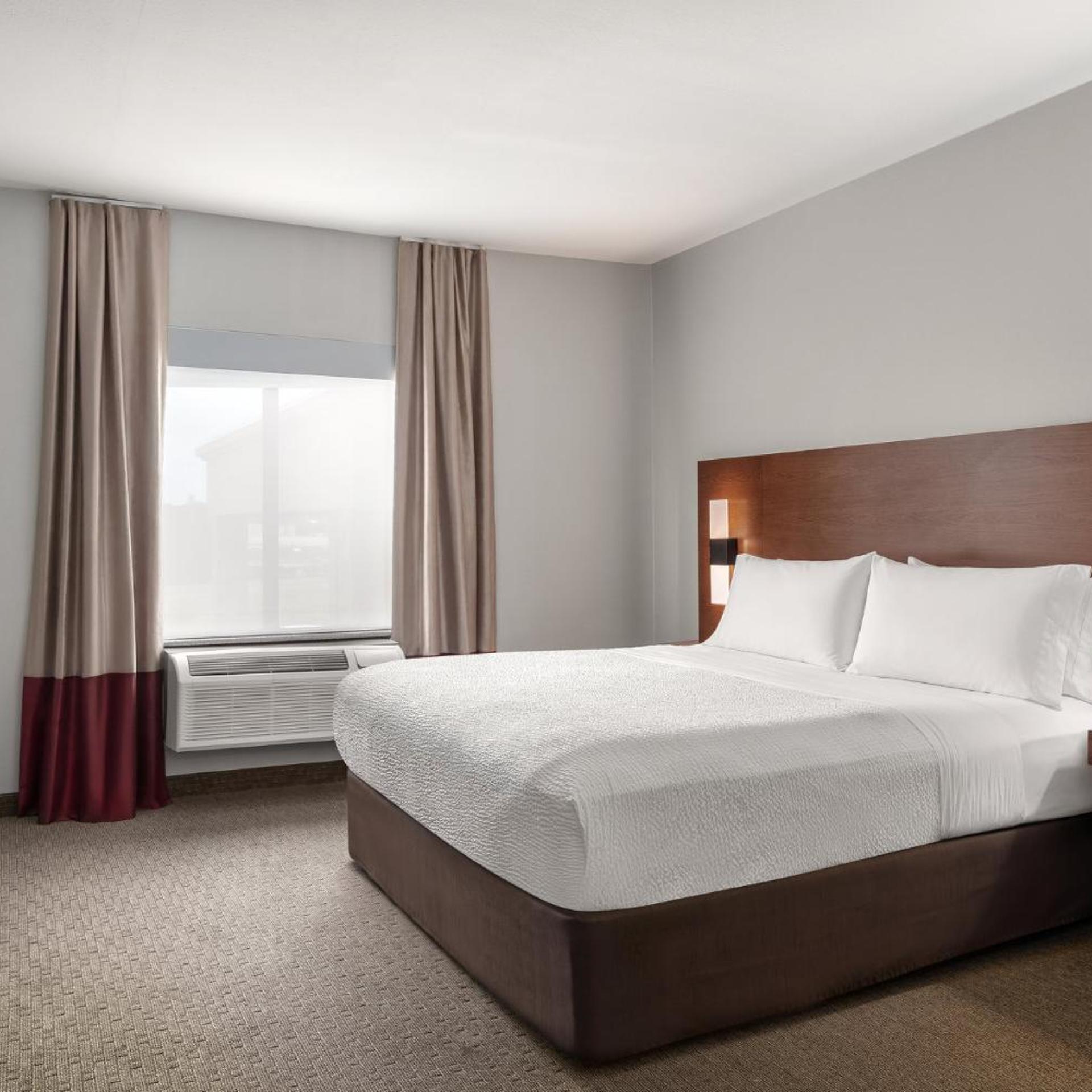 2 Bedrooms, Suite