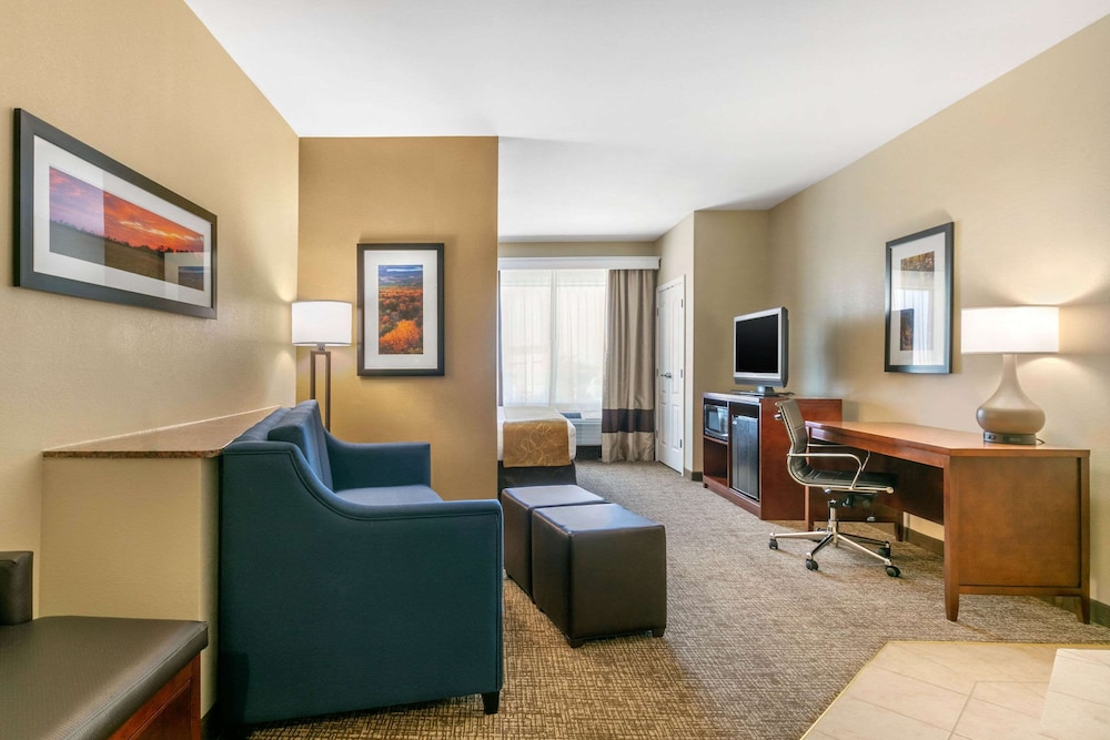 Comfort Suites Forrest City 30/44