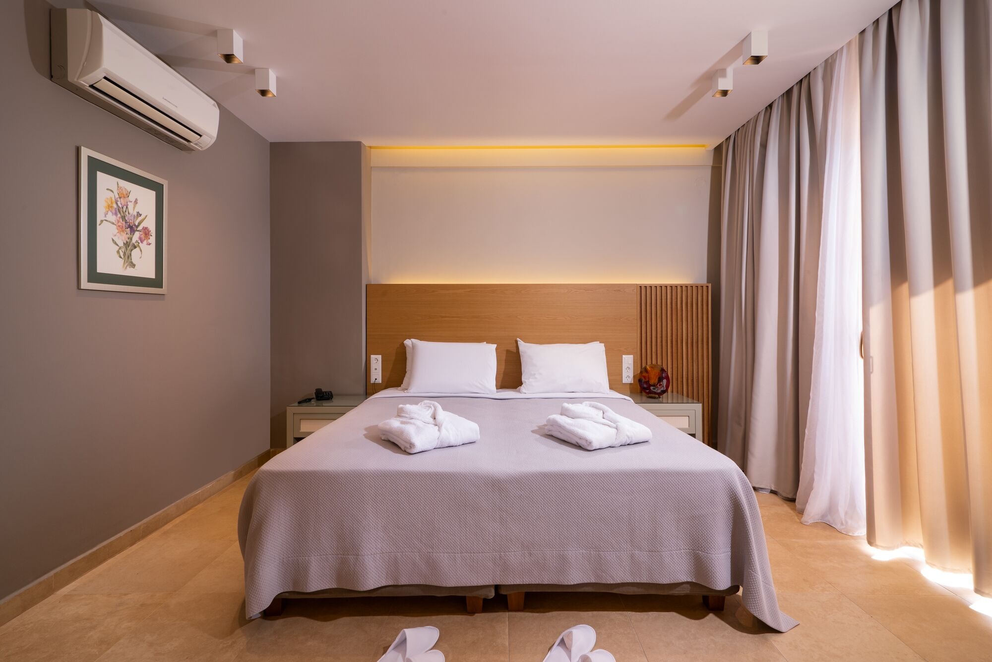 DELUXE, SUITE, BEACH FRONT