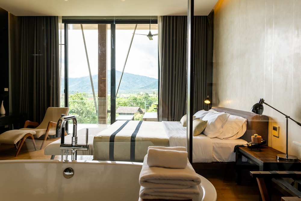 Atta Lakeside Resort Suite 54/81
