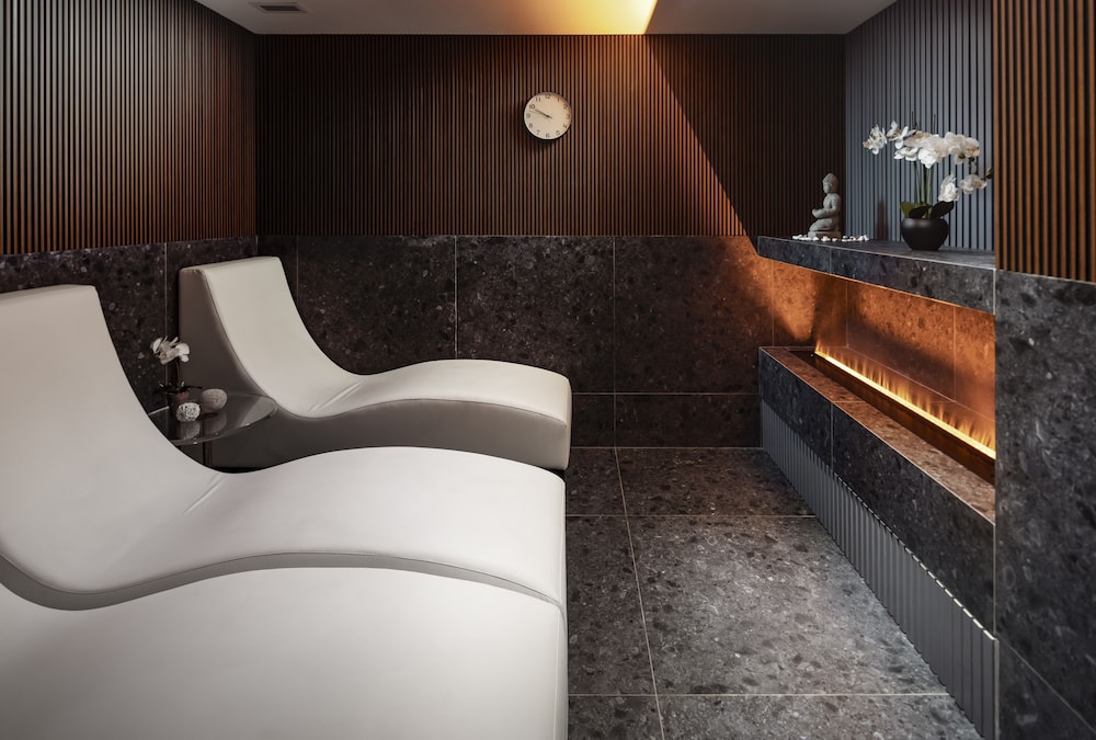 Grands Suites Hotel Residences & Spa 49/50