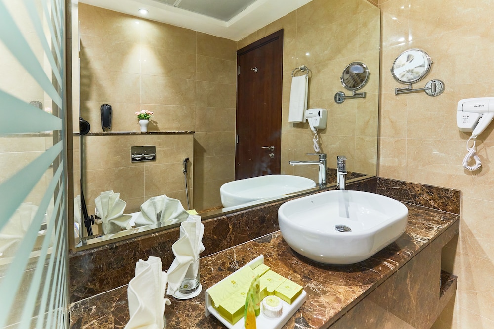 Rose Plaza Hotel Al Barsha 37/38