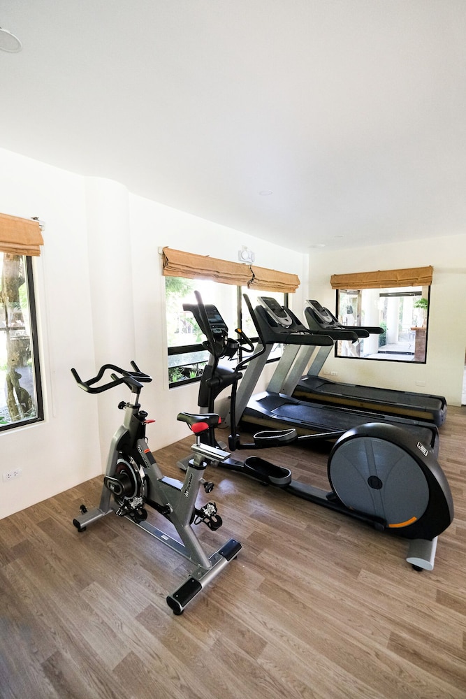 Bluewater Maribago Beach Resort 25/50