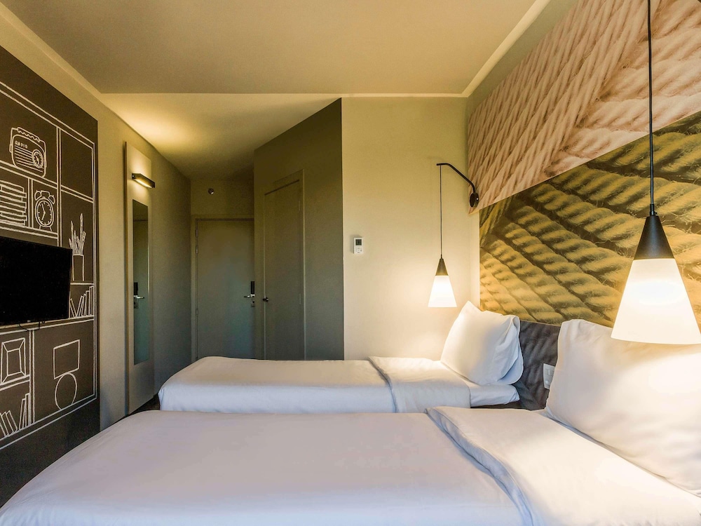 Ibis Americana 14/43