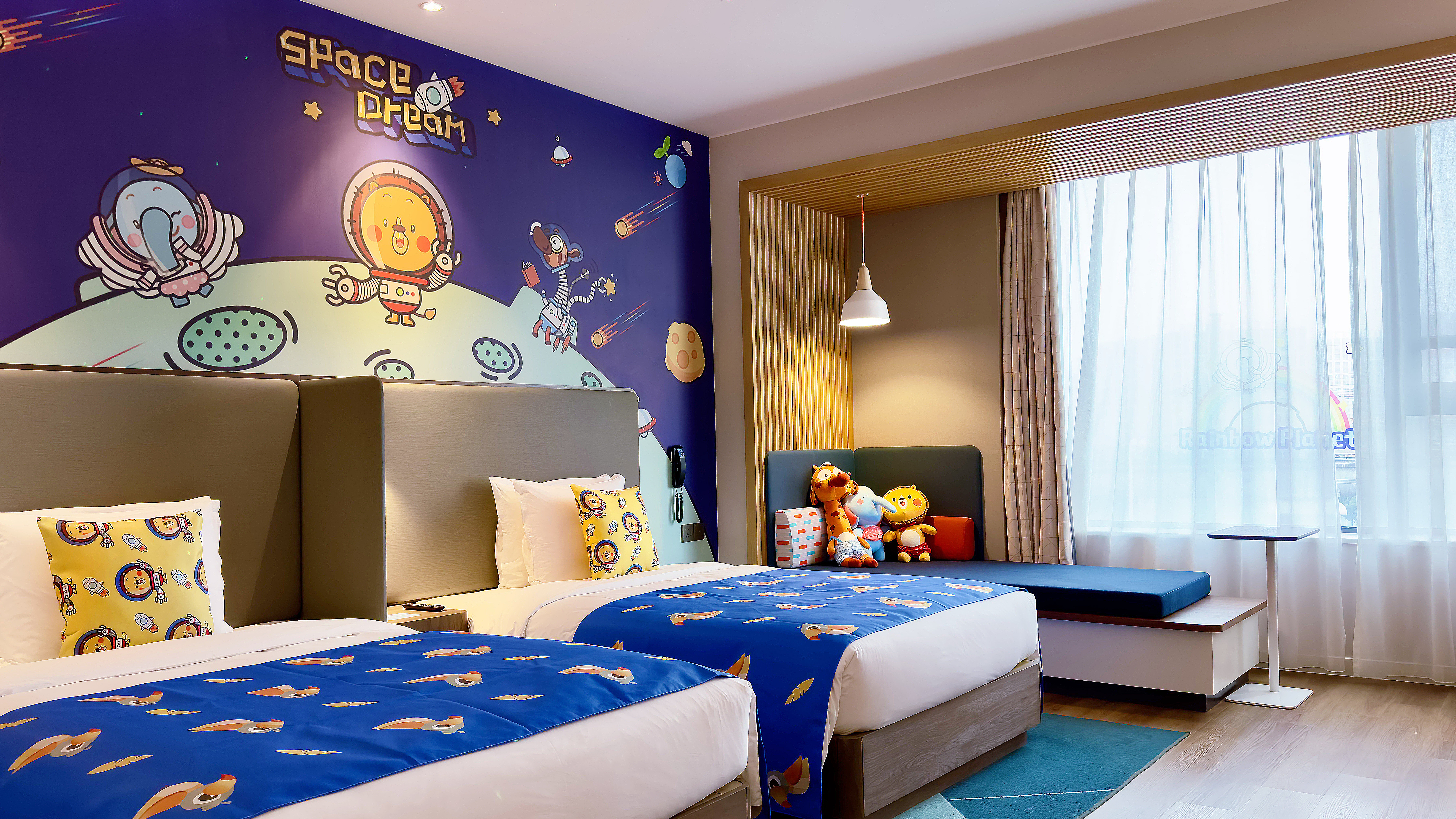 Holiday Inn Express Shanghai Kangqiao 12/33