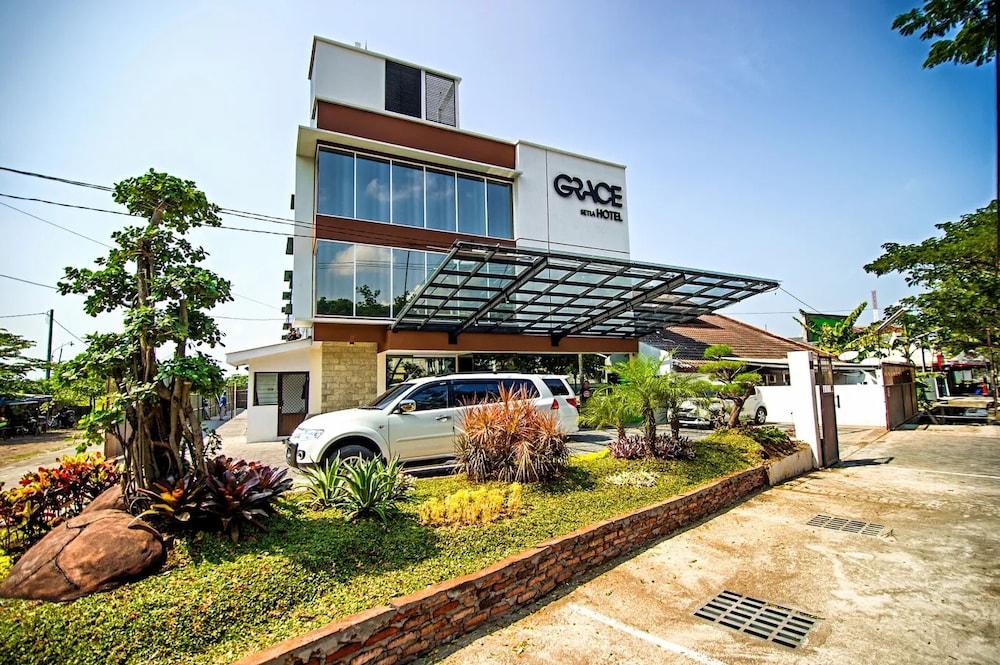 Grace Setia Hotel 3/45