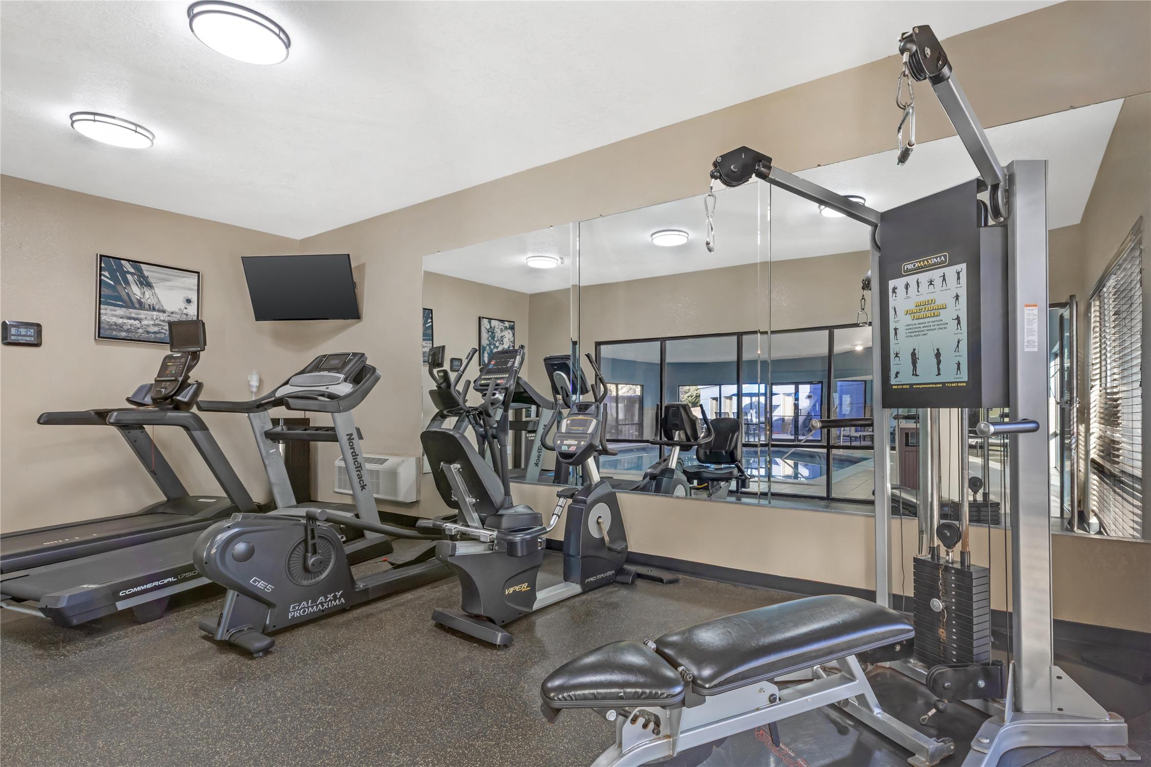 Best Western Plus McDonough Inn & Suites 38/55