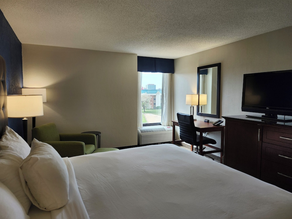 Heritage Inn & Suites St. Louis/Fenton, Trademark by Wyndham 15/60