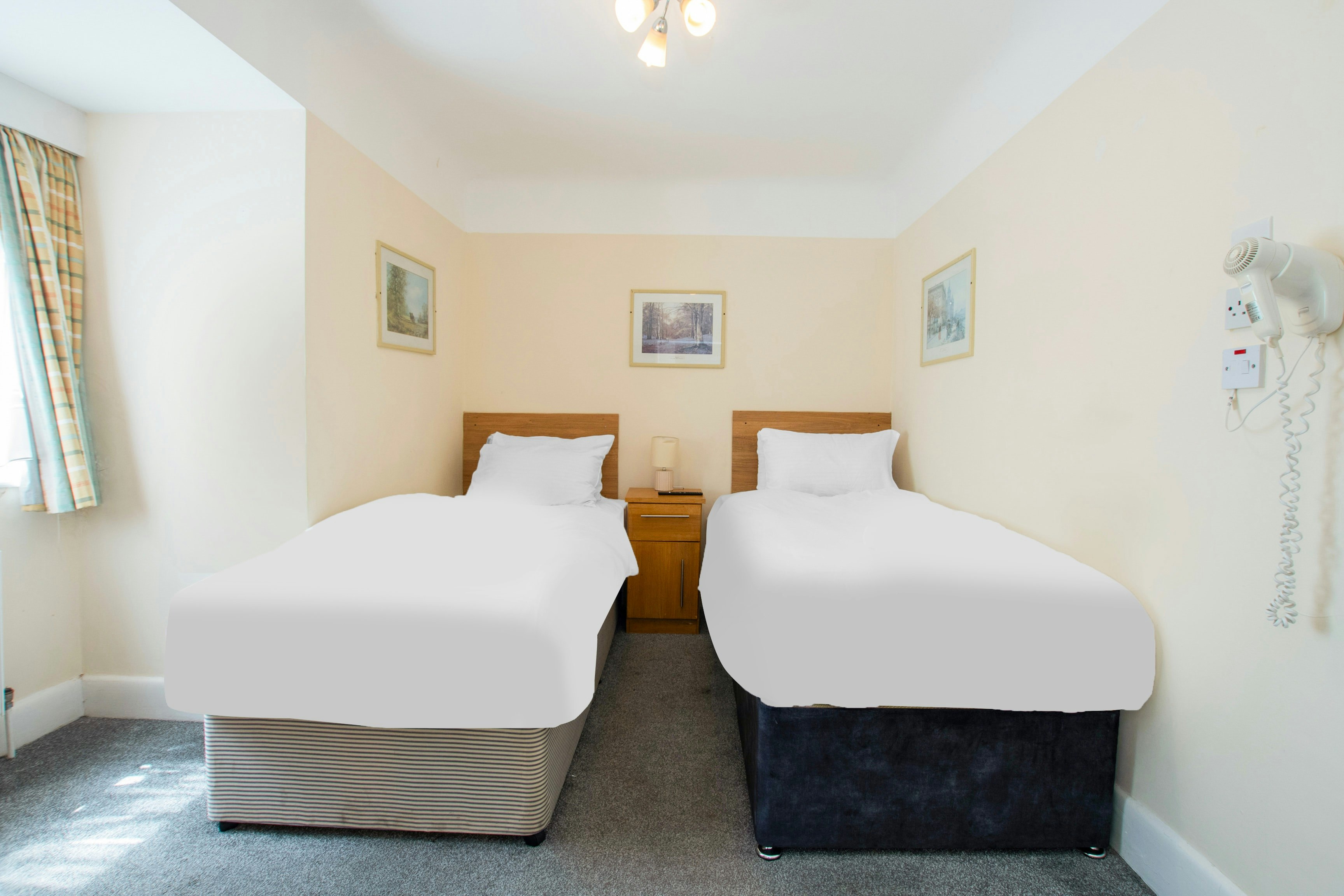 Russel Court Hotel Bournemouth Central 14/45
