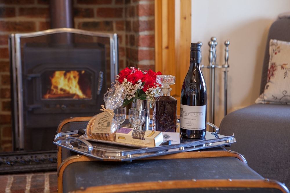 Stonewell Cottages & Vineyards 14/50