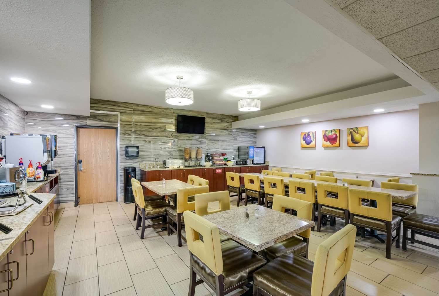 Best Western Waukesha Grand 10/18