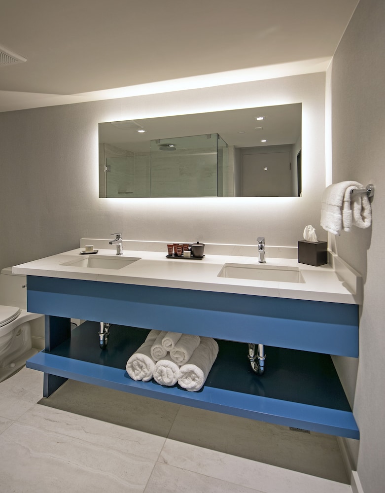 La Jolla Cove Suites 39/65