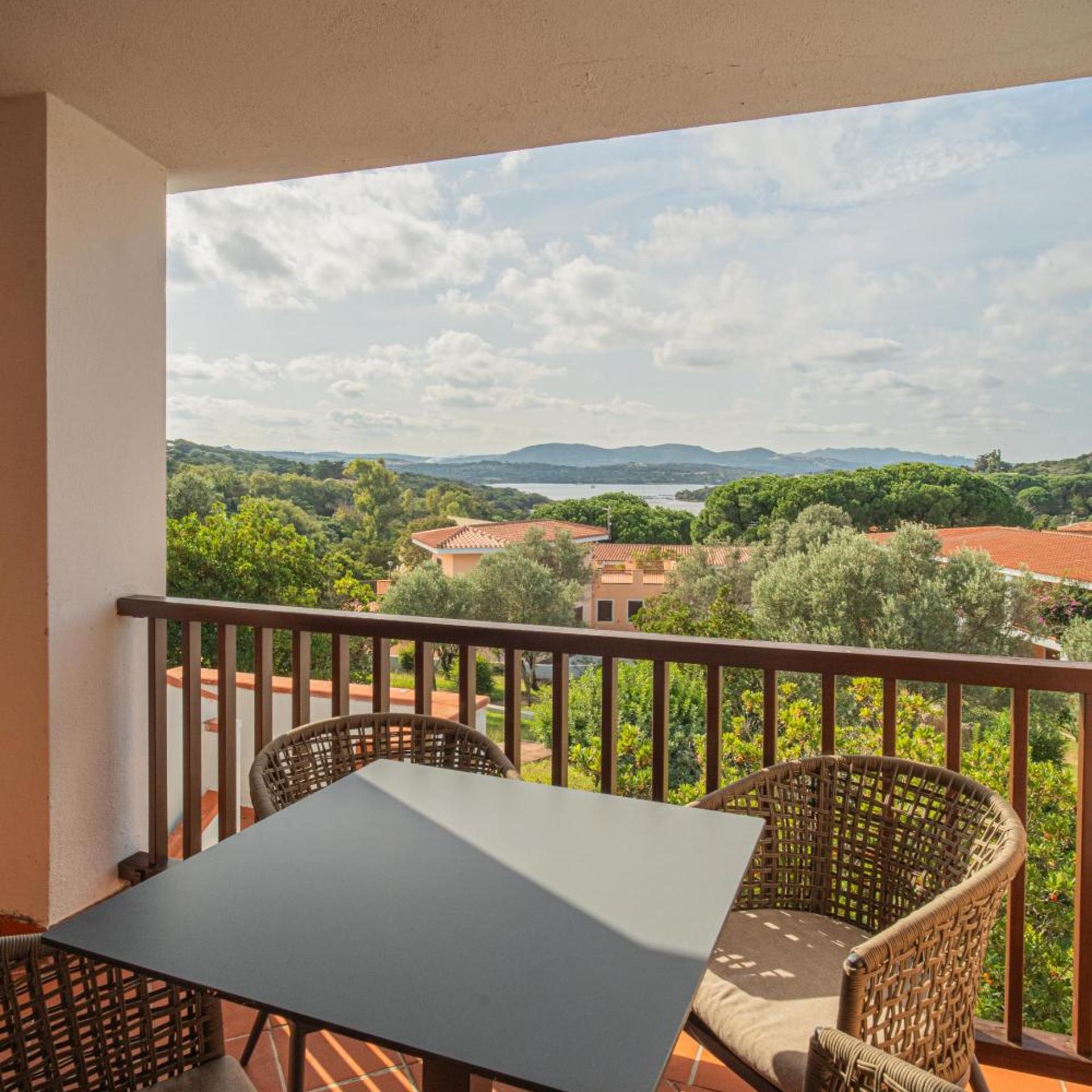 Ahr Costa Serena Village 30/50