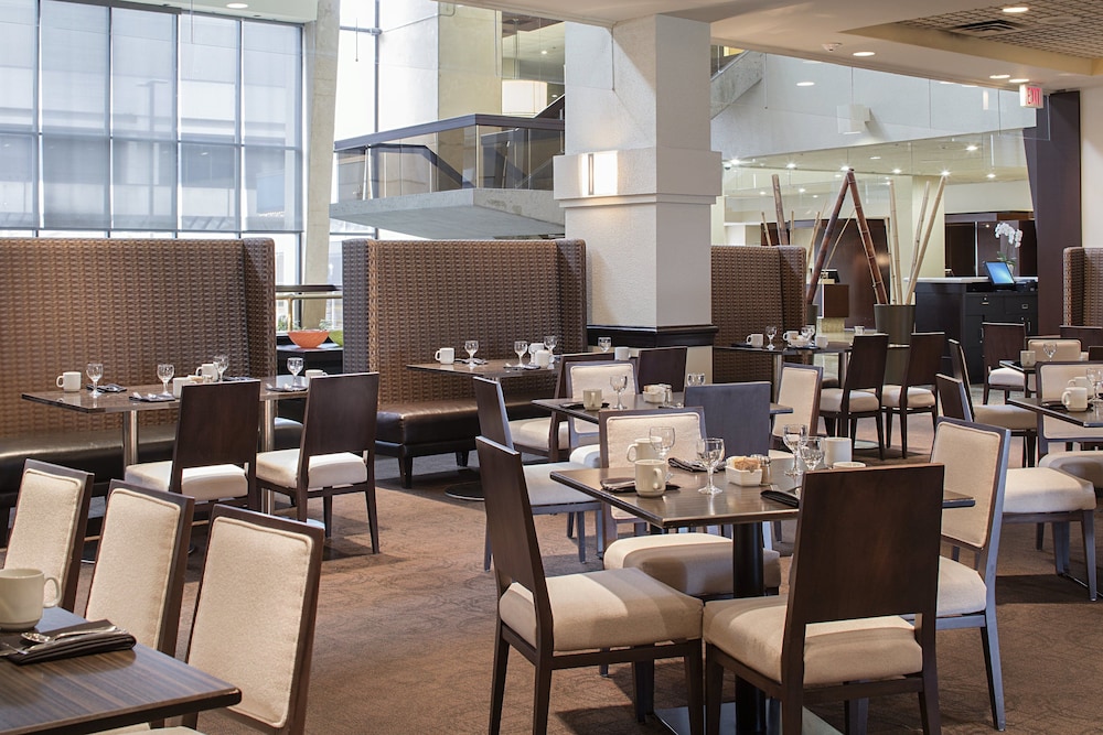 Delta Hotels Calgary Airport In Terminal 19/23
