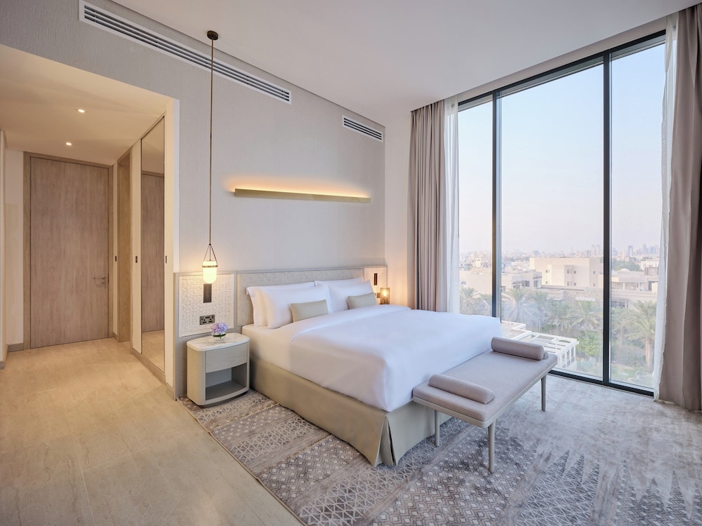 Suite, King Bed, Sea Front, Balcony