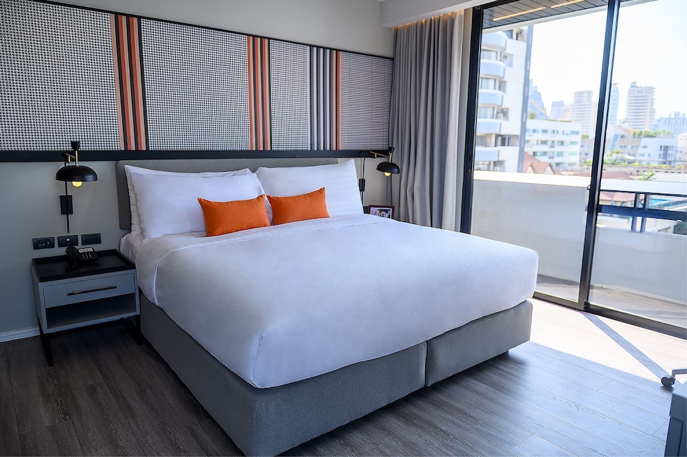 2 BEDROOMS, PREMIER