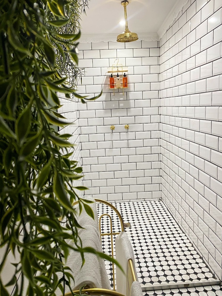 Betty's Boutique Hotel 42/50