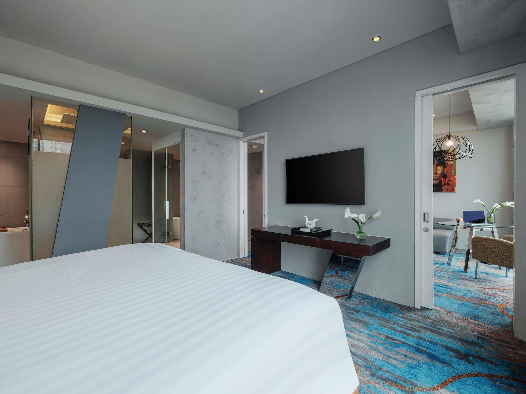 Pullman, Premium, Studio, Suite, King Bed, Central Park View, Sofa
