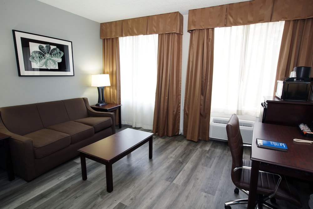 Best Western Paramus Hotel & Suites 24/35