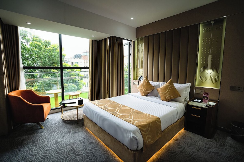 غرفة ديلوكس بسرير كينج، Unique Regency Hotel Dhaka 7/12