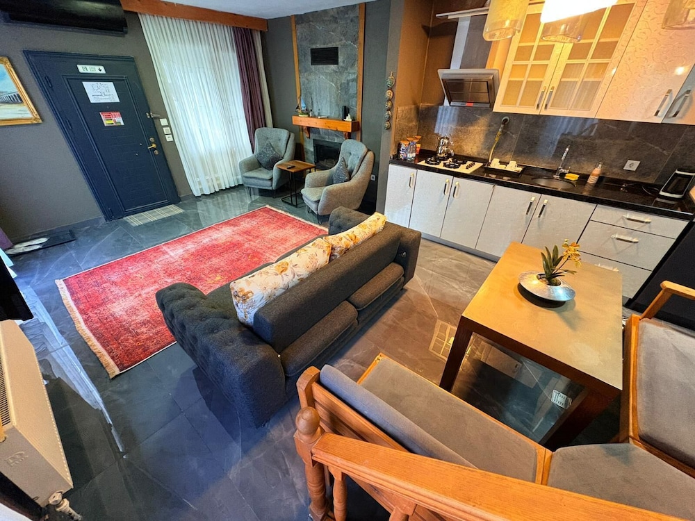 Antik River House 25/48