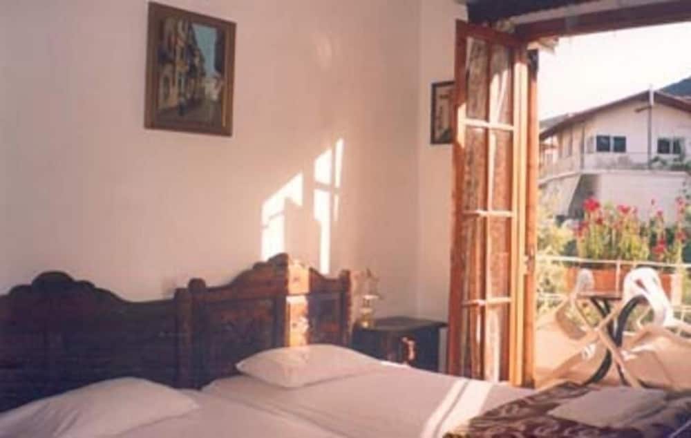 Katerina Hotel 13/40