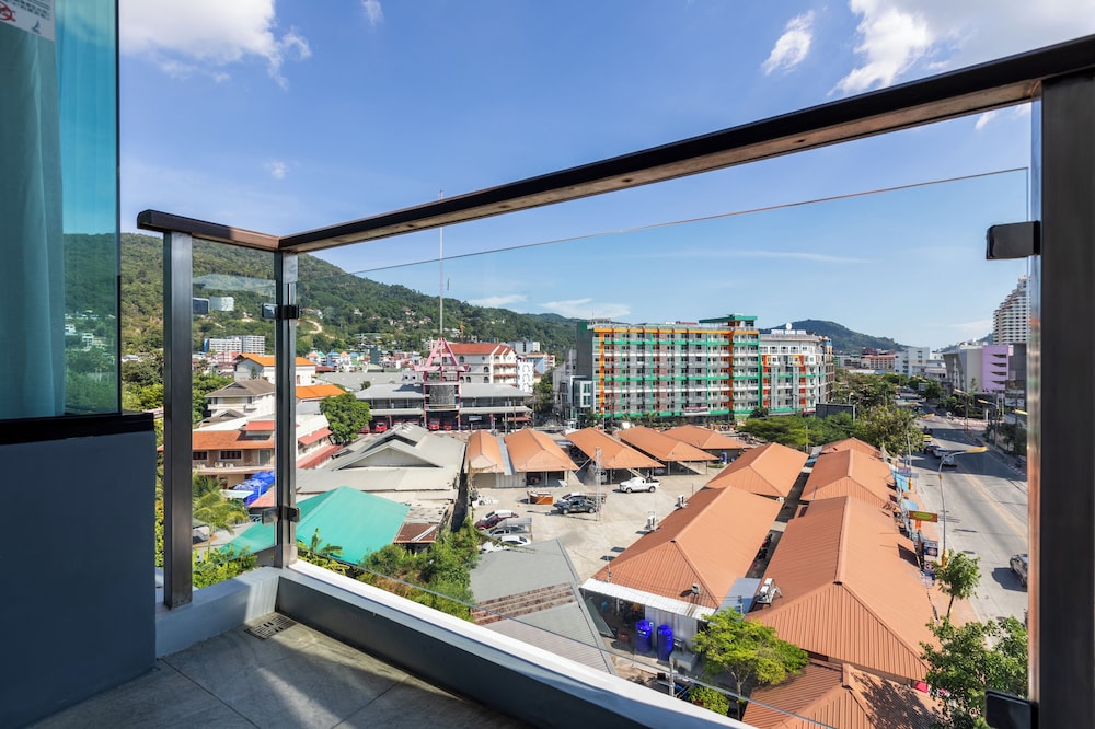 The Marina Phuket Hotel 46/54