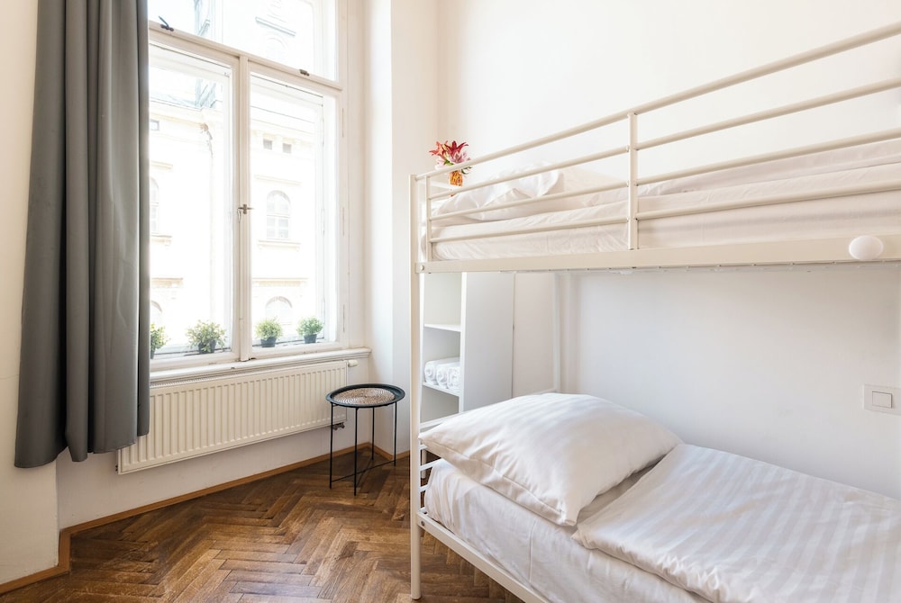 2 Bedrooms, Economy, Apartment, 1 Single and 2 Double Beds, 2 Bunk Beds, Private Bathroom, Sofa