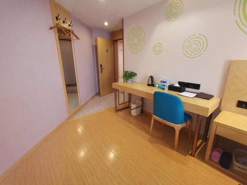 GreenTree Inn Tongling City ZonGYAng County Qishan Road People's Hospital 9/21