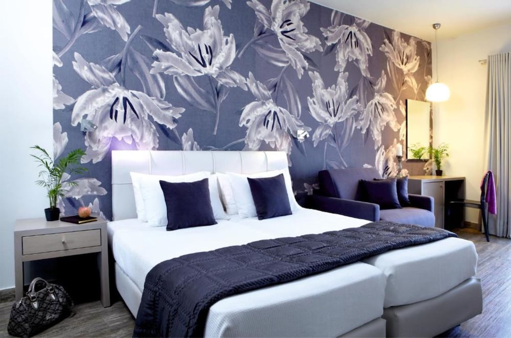 ROOM, TRIPLE, SEA VIEW