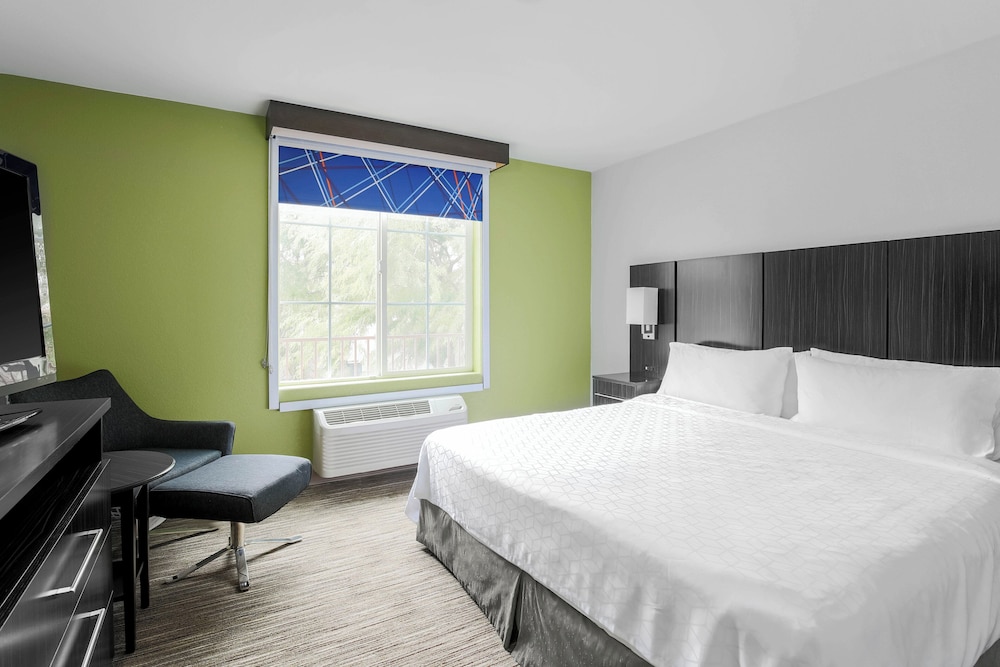 Holiday Inn Express Lancaster 17/70