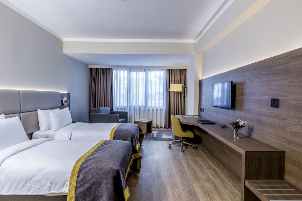 Nearport Hotel 13/34