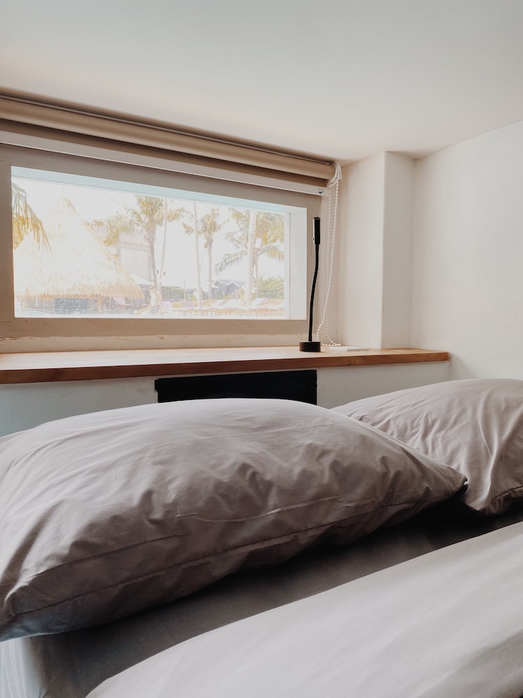 FEMALE DORM, FEMALE ONLY, POOL VIEW